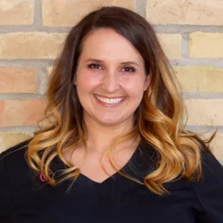 Img-meet-our-team-Lauren